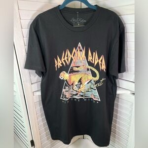 NEW LOTUS FASHION T-SHIRT